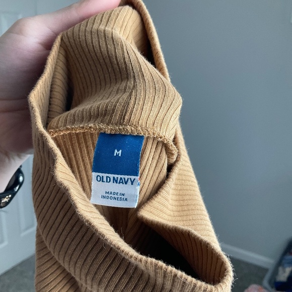 Old Navy Ribbed Turtleneck - Picture 3 of 3